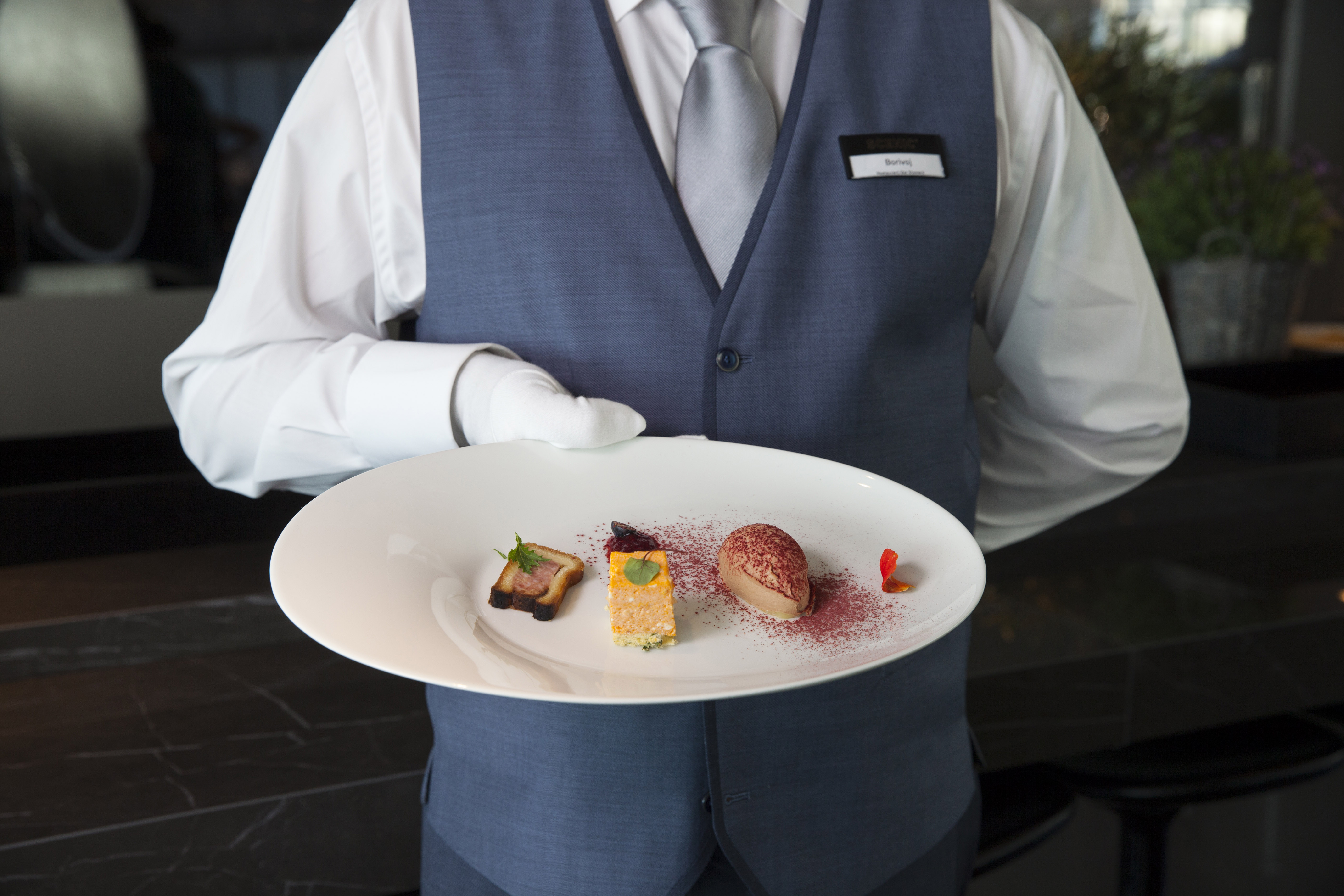 Scenic River Cruises, Scenic Sapphire & Diamond Table La Rive 2